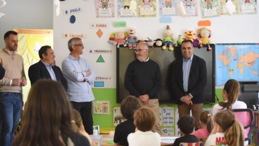 Visita del Presidente de la Diputación de Granada, Francis Rodriguez a municipio de Lugros.